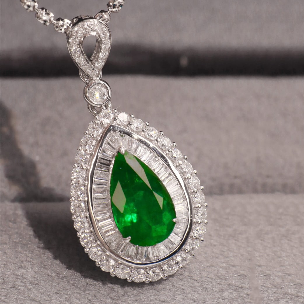 14k Gold 2.88 Ctw Vivid Green Natural Emerald & Diamond Pendant( Without Chain ) - 5
