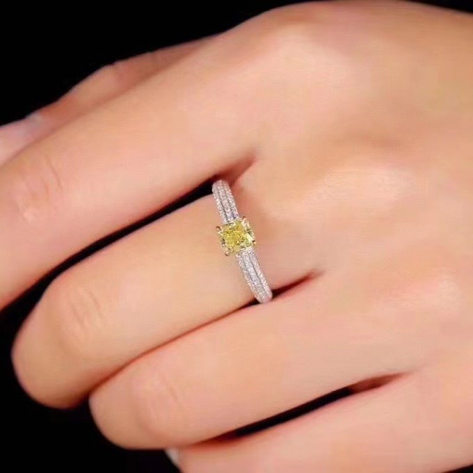 14k Gold 0.75 Ct Natural Yellow Diamond & Diamond Ring - 2