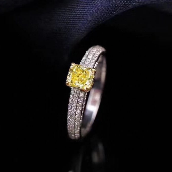 14k Gold 0.75 Ct Natural Yellow Diamond & Diamond Ring - 3