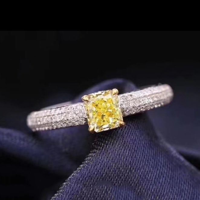 14k Gold 0.75 Ct Natural Yellow Diamond & Diamond Ring - 4