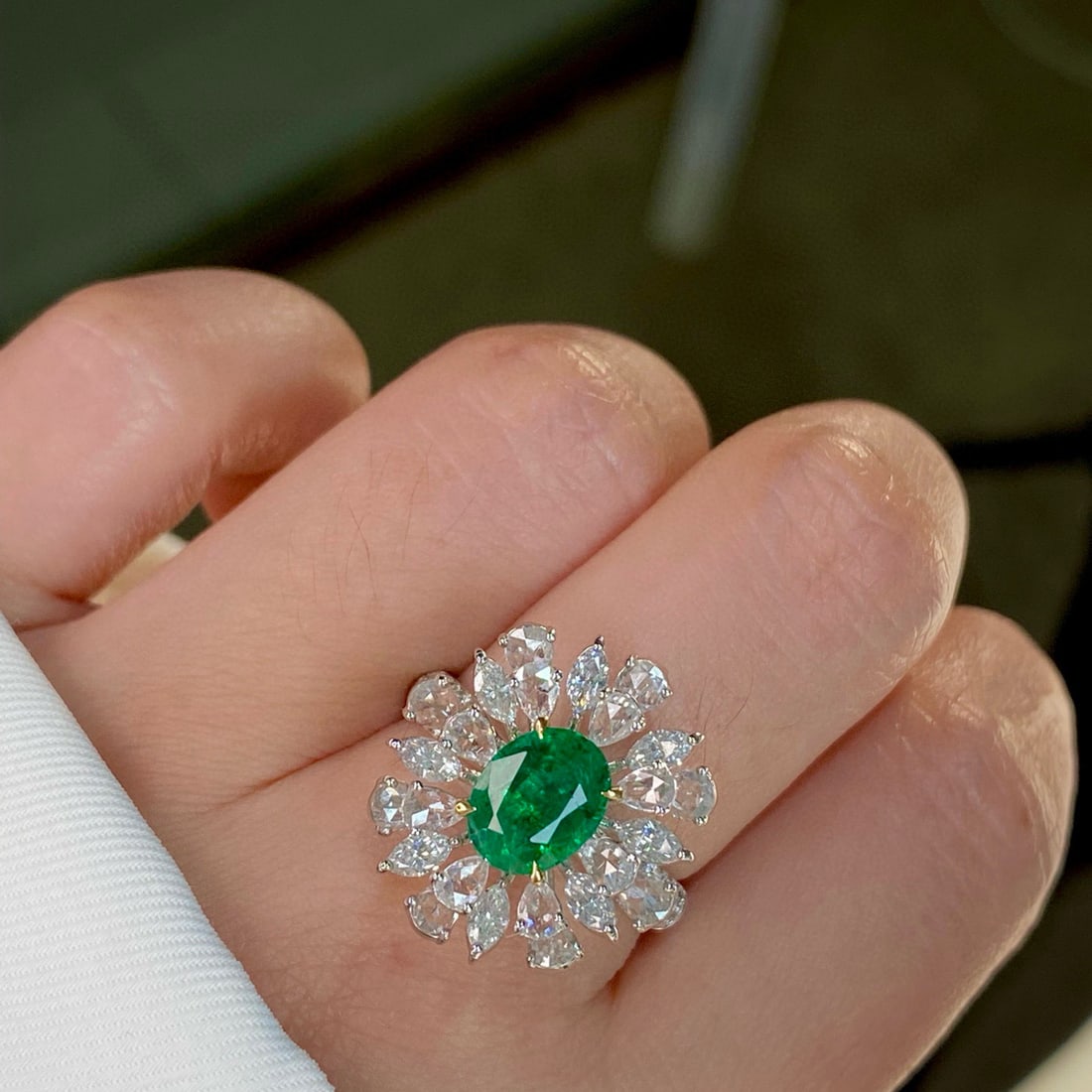 14k Gold 4.14 Ctw Vivid Green Natural Emerald & Diamond Ring/pendant( Without Chain ) - 3