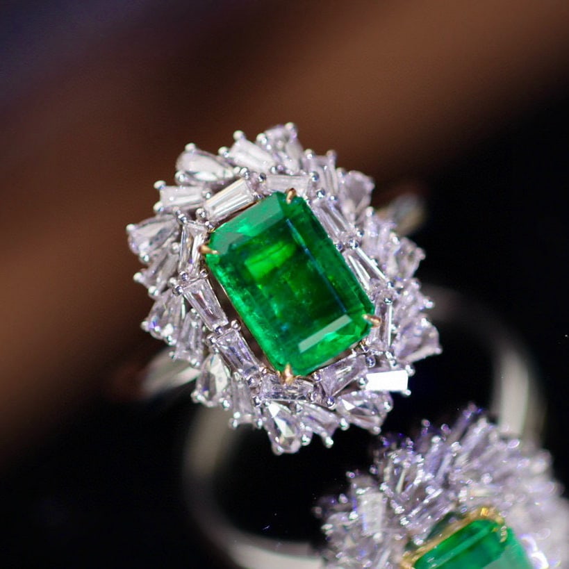 14k Gold 2.38 Ctw Vivid Green Natural Emerald & Diamond Ring - 2