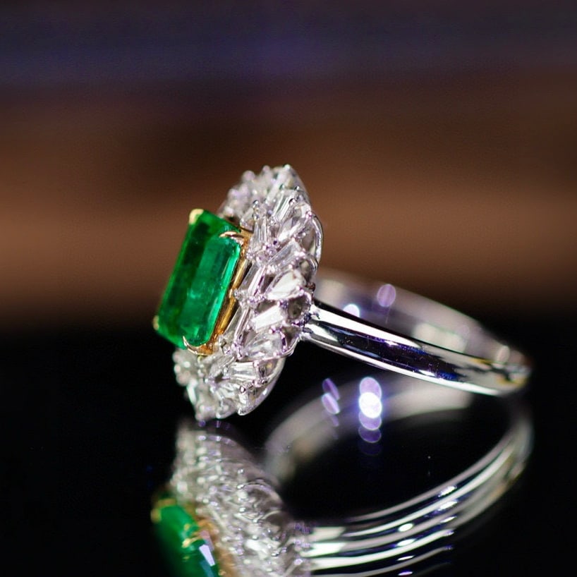 14k Gold 2.38 Ctw Vivid Green Natural Emerald & Diamond Ring - 3