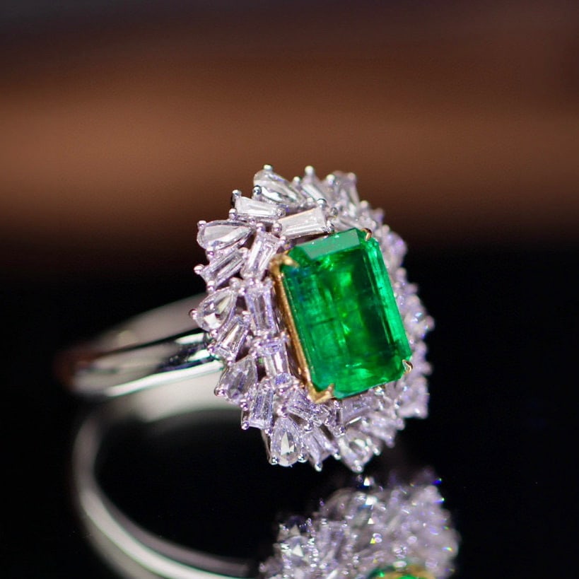14k Gold 2.38 Ctw Vivid Green Natural Emerald & Diamond Ring - 4