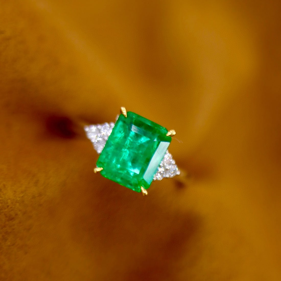 14k Gold 2.70 Ctw Natural Emerald & Diamond Ring - 3