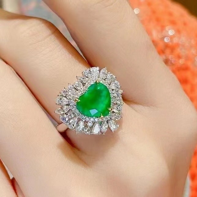 14k Gold 3.84 Ctw Vivid Green Natural Emerald & Diamond Ring - 4