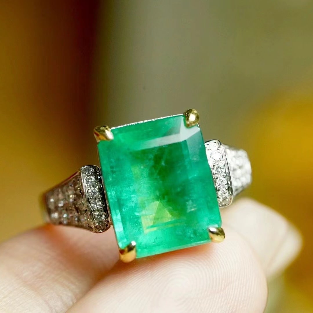 14k Gold 4.43 Ct Natural Emerald & Diamond Ring - 2