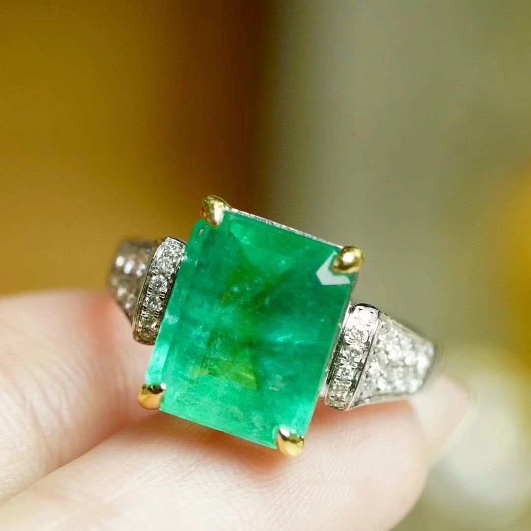 14k Gold 4.43 Ct Natural Emerald & Diamond Ring - 3