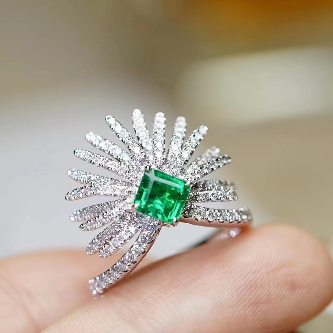 14k Gold 0.83 Ct Vivid Green Natural Emerald & Diamond Ring - 3