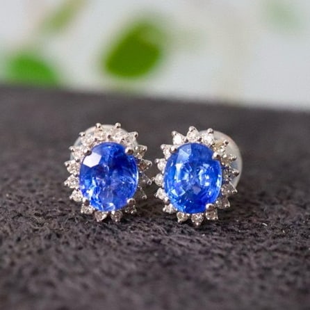 14k Gold 1.13 Ctw Natural Sapphire & Diamond Earrings: Ref:230973247 // gold content:14k gold // main gemstone:sapphire // shape:oval // carat weight:1. 0ct // color:blue // treatment:natural // // adjacent gemstone 2 : diamond // shape:round // carat wei