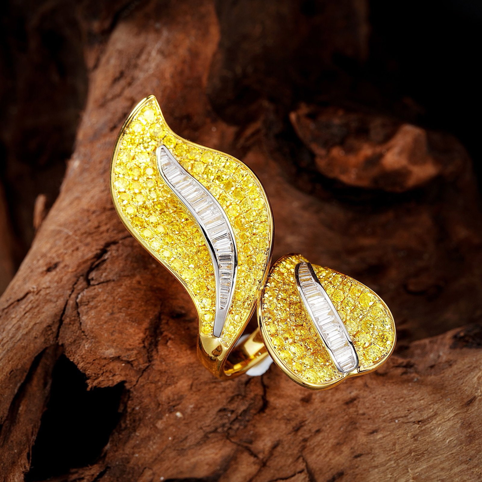 14k Gold 5.18 Ctw Natural H Diamond Ring: Ref:230974040 // gold content:14k gold // ring size:7. 25us // // main gemstone:diamond // shape:baguette // carat weight:0. 71ct // clarity grade:vs-si // color:h // treatment:natural // // adjacent