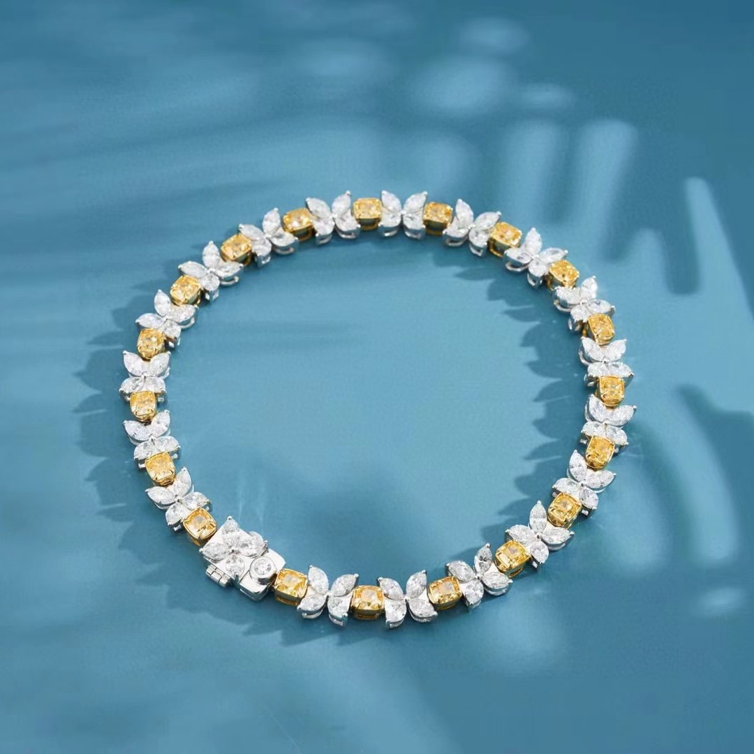 14k Gold 5.49 Ctw Natural Yellow Diamond & Diamond Bracelet: Ref:230974071 // gold content:14k gold // main gemstone:yellow diamond // shape:cushion // carat weight:3. 06ct // color:yellow // treatment:natural // // adjacent gemstone 2 : diamond //