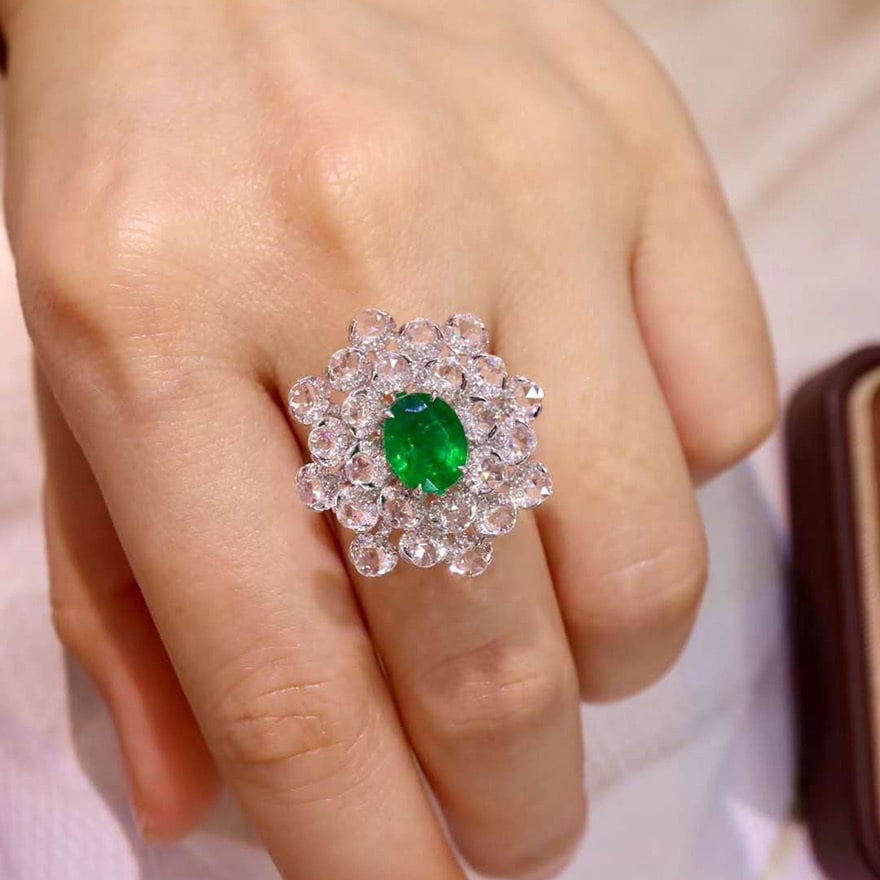 14k Gold 3.12 Ctw Vivid Green Natural Emerald & Diamond Ring - 2