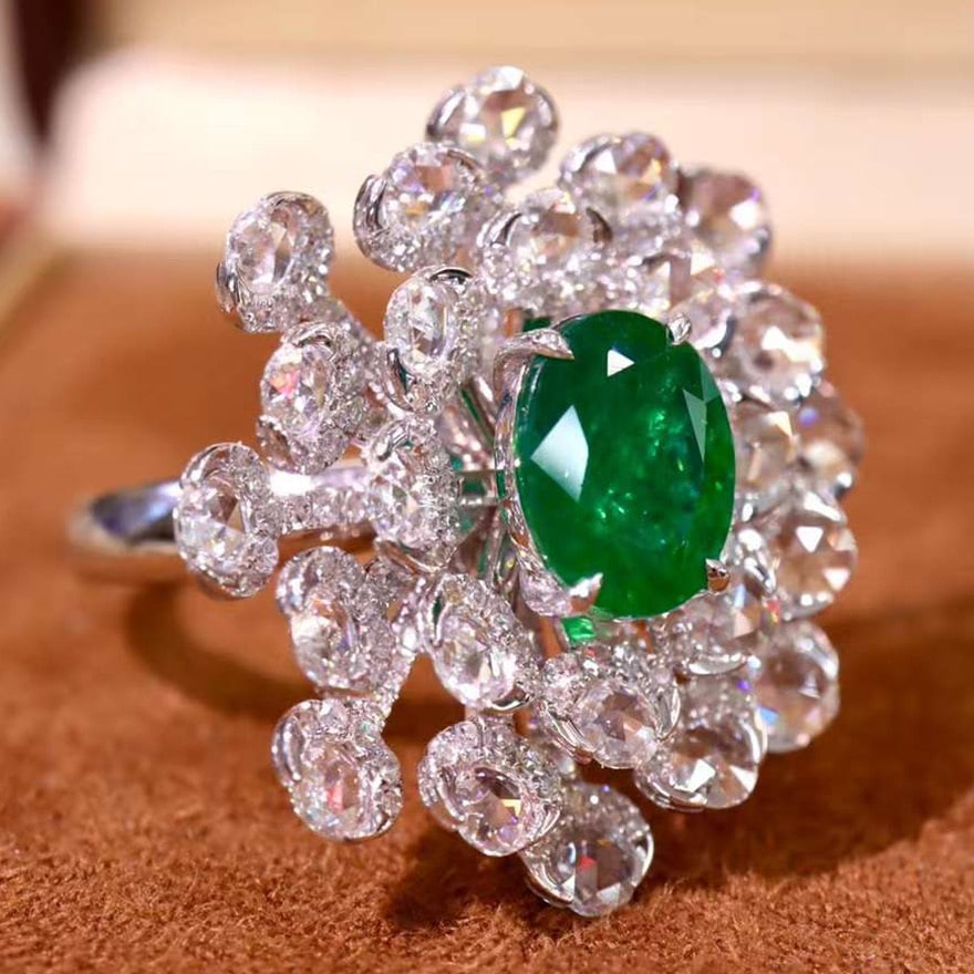 14k Gold 3.12 Ctw Vivid Green Natural Emerald & Diamond Ring - 4