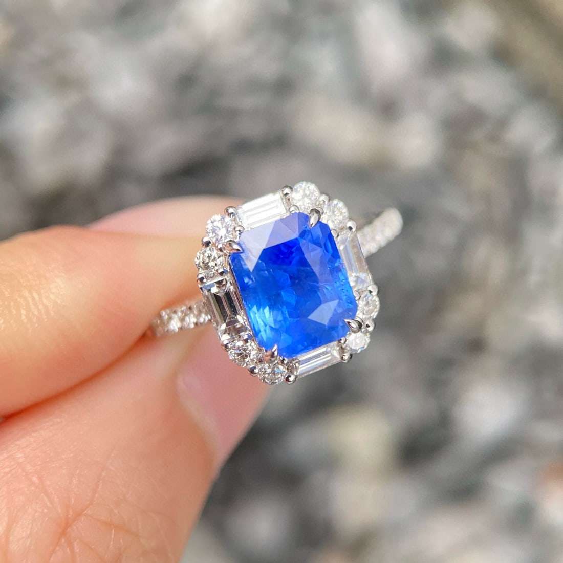 14k Gold 3.85 Ctw Natural Sapphire & Diamond Ring - 2