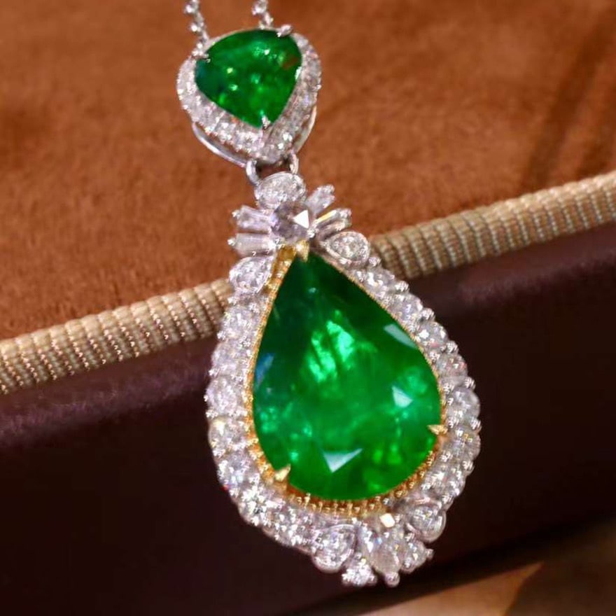 14k Gold 3.22 Ctw Vivid Green Natural Emerald & Diamond Pendant( Without Chain ) - 2
