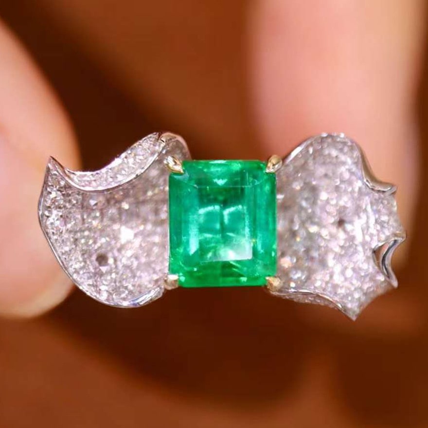 14k Gold 2.49 Ctw Vivid Green Natural Emerald & Diamond Ring: Ref:230974247 // gold content:14k gold // ring size:7. 25us // // main gemstone:emerald // shape:octagonal // carat weight:1. 90ct // color:vivid green // treatment:natural // // adjacent gemstone 2 :