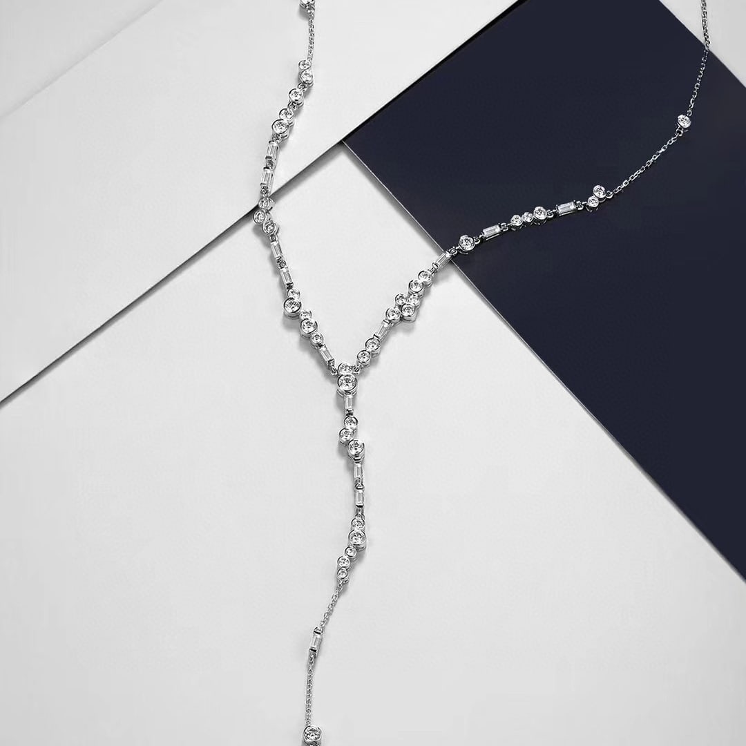 14k Gold 2.20 Ctw Natural H Diamond Necklace: Ref:230974300 // gold content:14k gold // main gemstone:diamond // shape:baguette // carat weight:0. 83ct // clarity grade:vs-si // color:h // treatment:natural // // adjacent gemstone 2 : diamond //