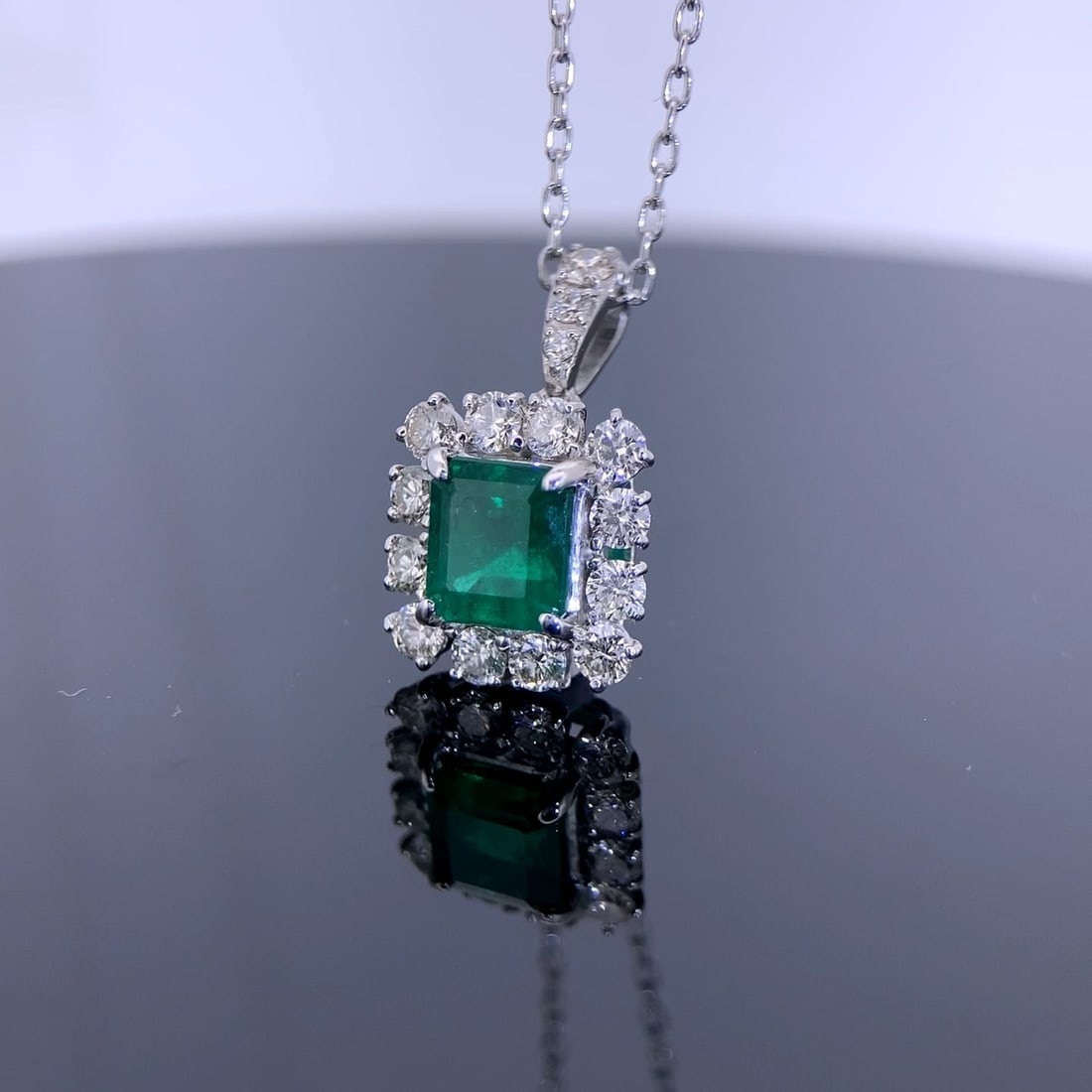 14k Gold 1.67 Ctw Vivid Green Natural Emerald & Diamond Pendant( Without Chain ) - 4