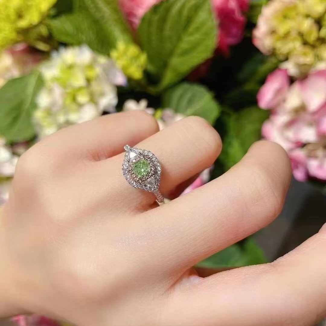 Gia Certified 14k Gold 0.36 Ct Natural Green Diamond & Diamond Ring - 2