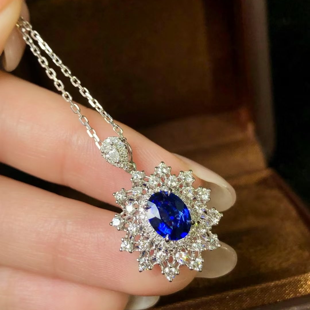 14k Gold 1.62 Ctw Natural Sapphire & Diamond Pendant( Without Chain ): Ref:230971128 // gold content:14k gold // main gemstone:sapphire // shape:oval // carat weight:1. 03ct // color:royal blue // treatment:natural // // adjacent gemstone 2 : diamond // shape:multiply //