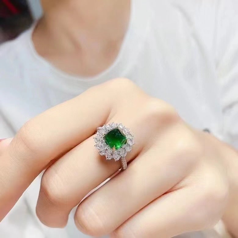 14k Gold 2.46 Ct Vivid Green Natural Emerald & Diamond Ring - 4