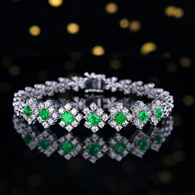 14k Gold 3.55 Ctw Vivid Green Natural Emerald & Sapphire Bracelet: Ref:230972043 // gold content:14k gold // main gemstone:emerald // shape:octagonal // carat weight:1. 33ct // color:vivid green // treatment:natural // // adjacent gemstone 2 : sapphire // number of