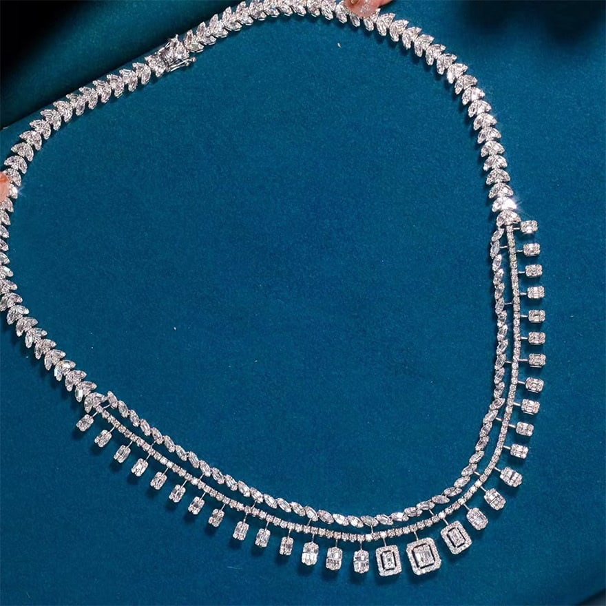 14k Gold 10 Ct Natural H Diamond Necklace: Ref:230972403 // gold content:14k gold // main gemstone:diamond // shape:multiply // carat weight:10ct // clarity grade:vs-si // color:h // treatment:natural // Condition: New Low Estimate: 28000.00 H