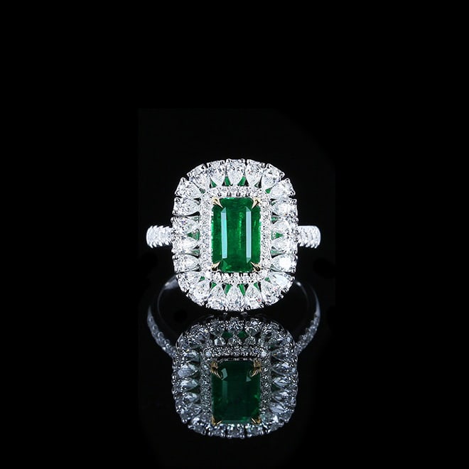 14k Gold 2.67 Ctw Vivid Green Natural Emerald & Diamond Ring: Ref:230972420 // gold content:14k gold // ring size:7. 25us // // main gemstone:emerald // shape:octagonal // carat weight:1. 46ct // color:vivid green // treatment:natural // // adjacent gemstone 2 :