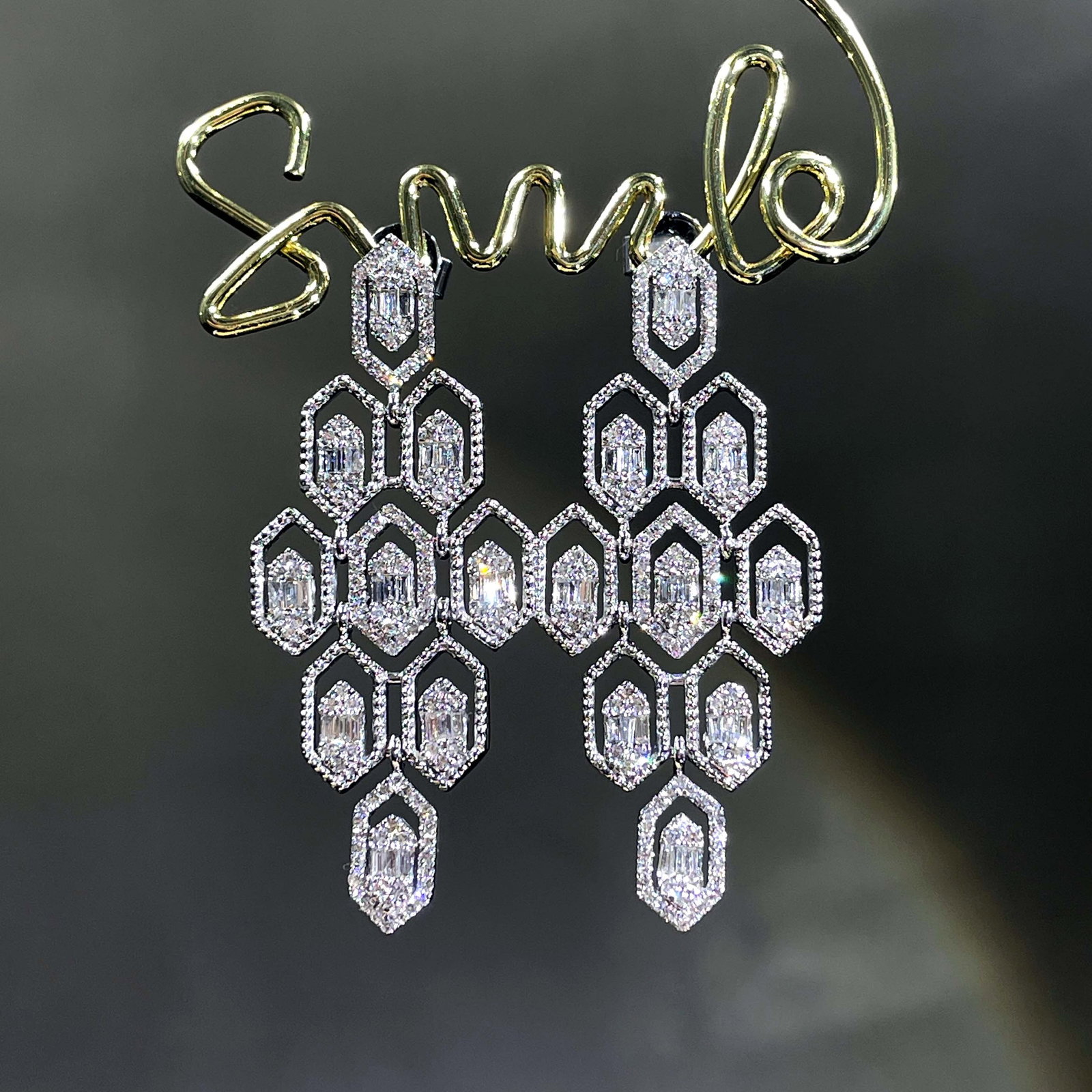 14k Gold 0.80 Ct Natural H Diamond Earrings: Ref:230975028 // gold content:14k gold // main gemstone:diamond // shape:multiply // carat weight:0. 80ct // clarity grade:vs-si // color:h // treatment:natural // Condition: New Low Estimate: