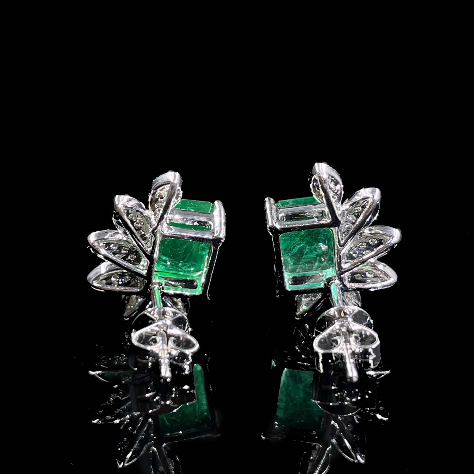 14k Gold 1.82 Ctw Vivid Green Natural Emerald & Diamond Earrings - 4