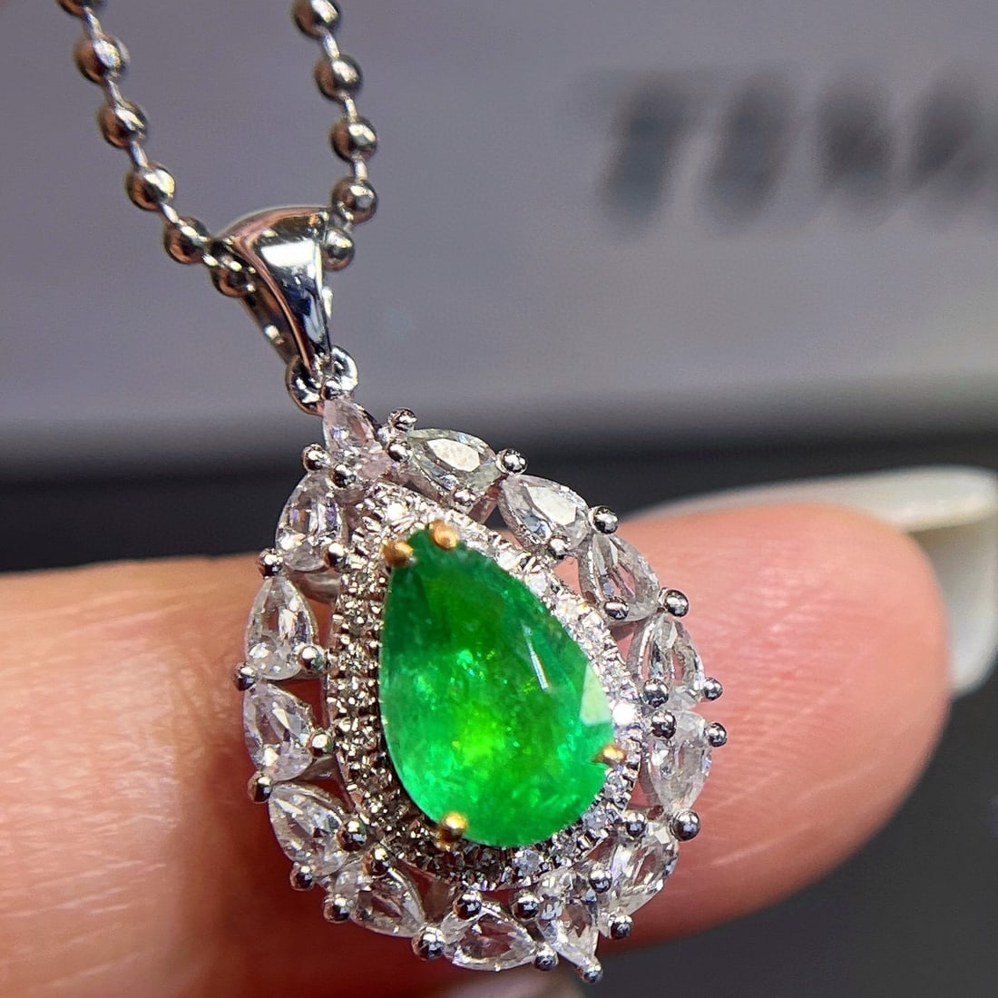 14k Gold 1.5 Ctw Vivid Green Natural Emerald & Sapphire Pendant( Without Chain ) - 4