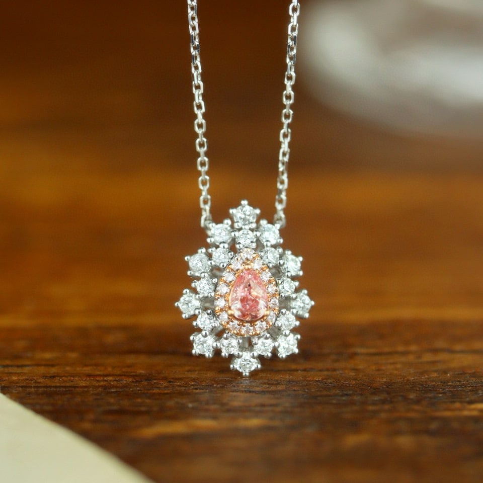 14k Gold 0.41 Ctw Natural Pink Diamond & Diamond Necklace: Ref:230976421 // gold content:14k gold // main gemstone:pink diamond // shape:pear // carat weight:0. 11ct // color:pink // treatment:natural // // adjacent gemstone 2 : diamond // shape:round // cara