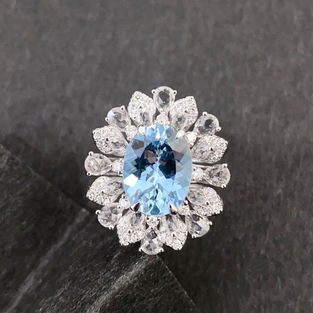14k Gold 3.88 Ctw Natural Aquamarine & Diamond Ring: Ref:230981009 / / gold content:14k gold / / ring size:7. 25us / / / / main gemstone:aquamarine / / shape:oval / / carat weight:3. 32ct / / color:santa maria color / / treatment:natural / / / /