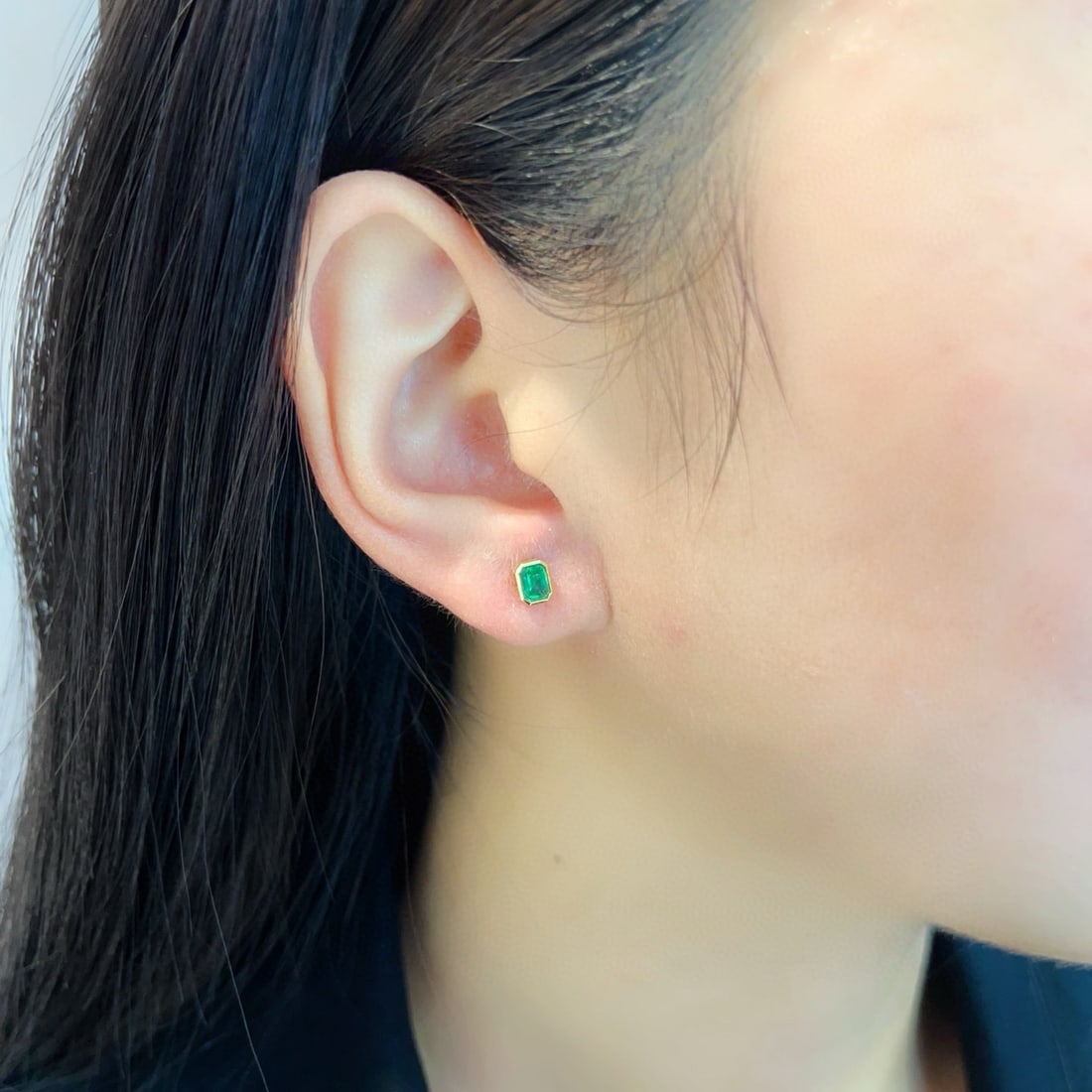 14k Gold 0.38 Ct Natural Emerald Earrings - 4