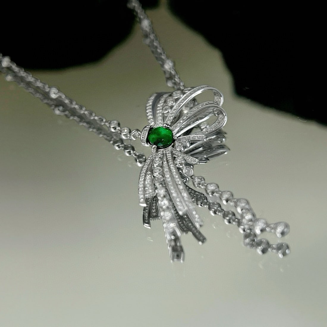 14k Gold 1.30 Ctw Vivid Green Natural Emerald & Diamond Necklace - 3