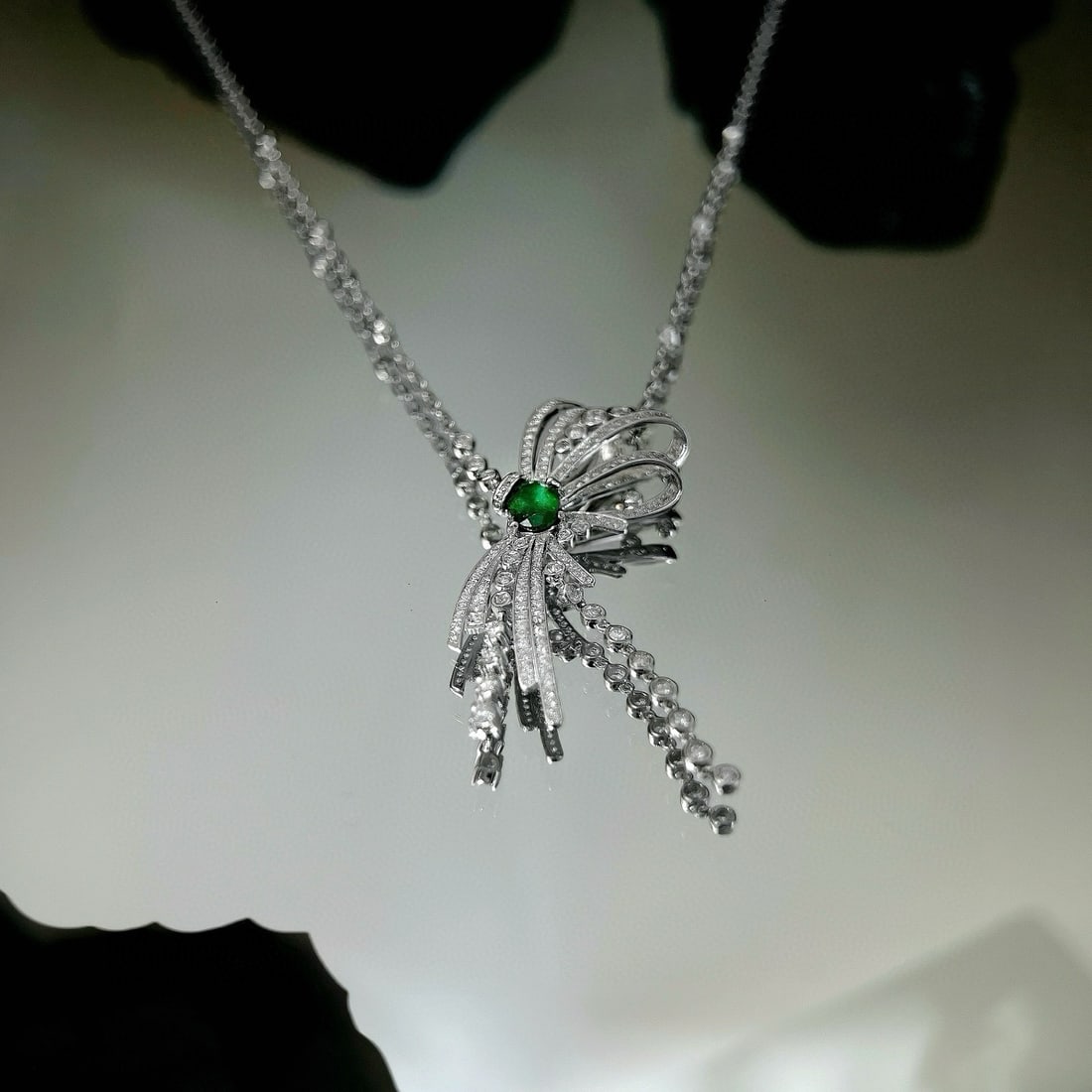 14k Gold 1.30 Ctw Vivid Green Natural Emerald & Diamond Necklace - 4