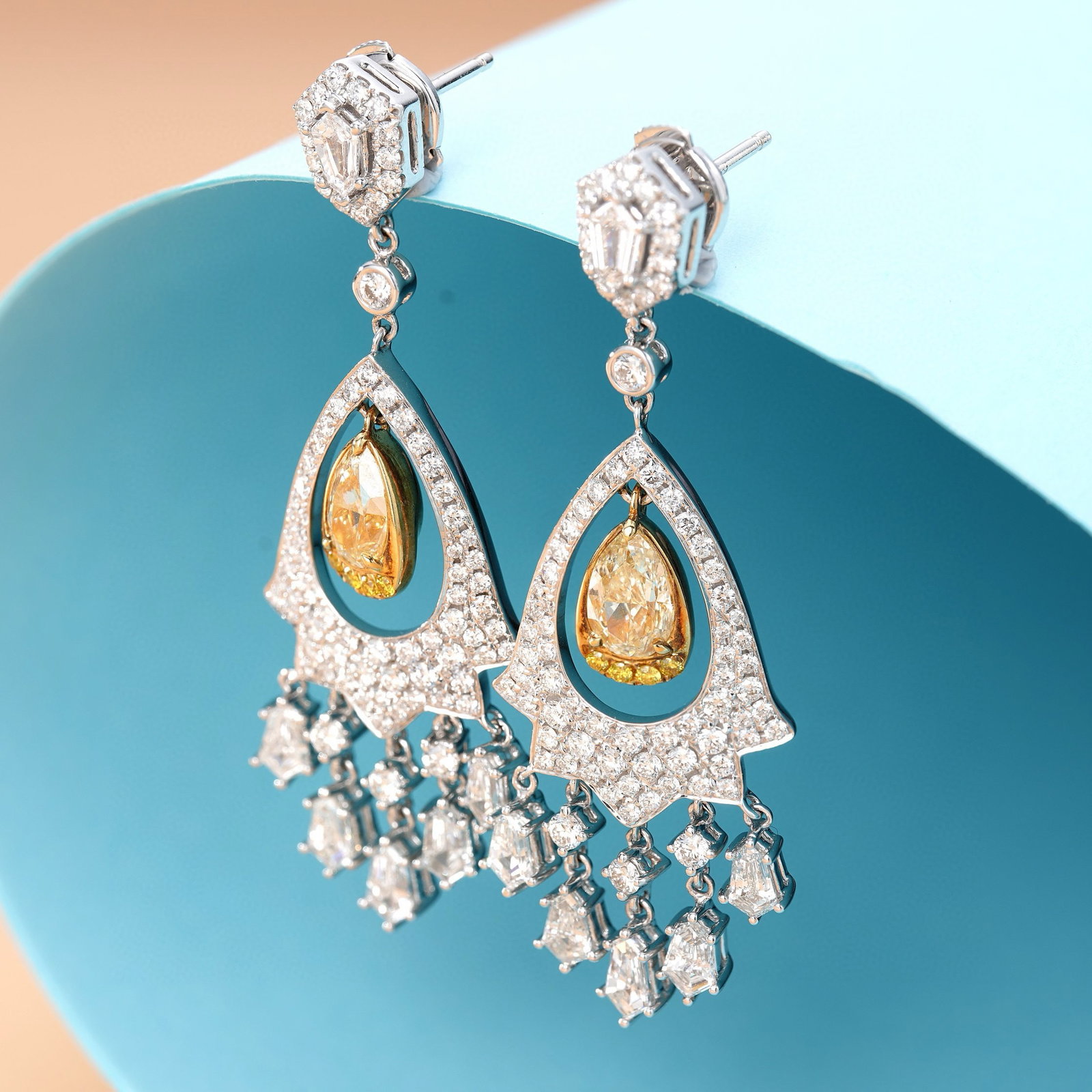 14k Gold 4.35 Ctw Natural Yellow Diamond & Diamond Earrings: Ref:230981026 / / gold content:14k gold / / main gemstone:yellow diamond / / shape:pear / / carat weight:1. 40ct / / color:yellow / / treatment:natural / / / / adjacent gemstone 2 : diamond / / shape: