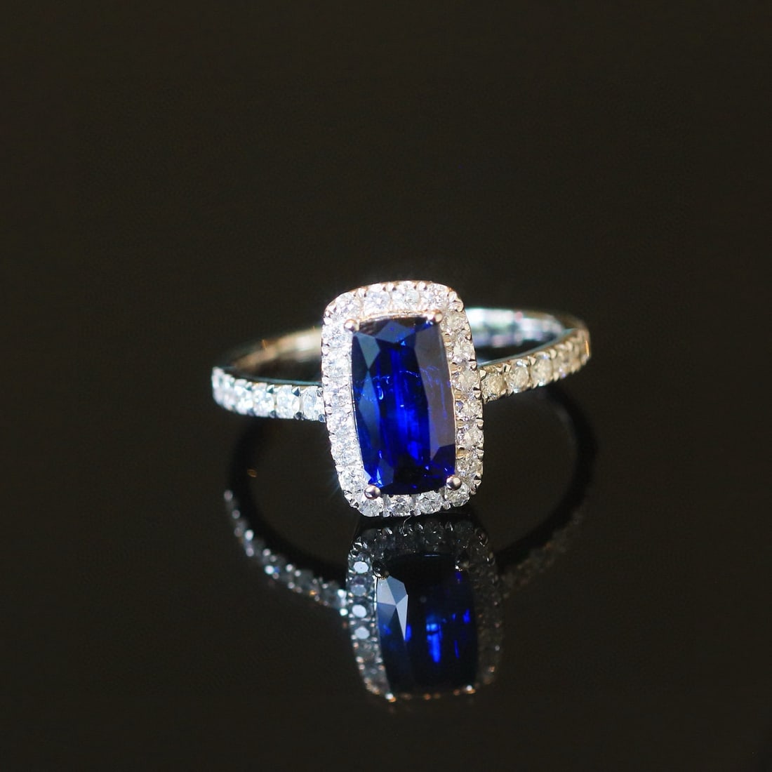 14k Gold 2.15 Ctw Natural Sapphire & Diamond Ring: Ref:230981033 / / gold content:14k gold / / ring size:7. 25us / / / / main gemstone:sapphire / / shape:cushion / / carat weight:1. 67ct / / color:royal blue / / treatment:natural / / / / adjacent