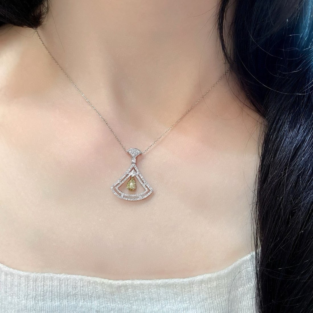 14k Gold 0.5 Ct Natural Color Diamond Necklace - 4