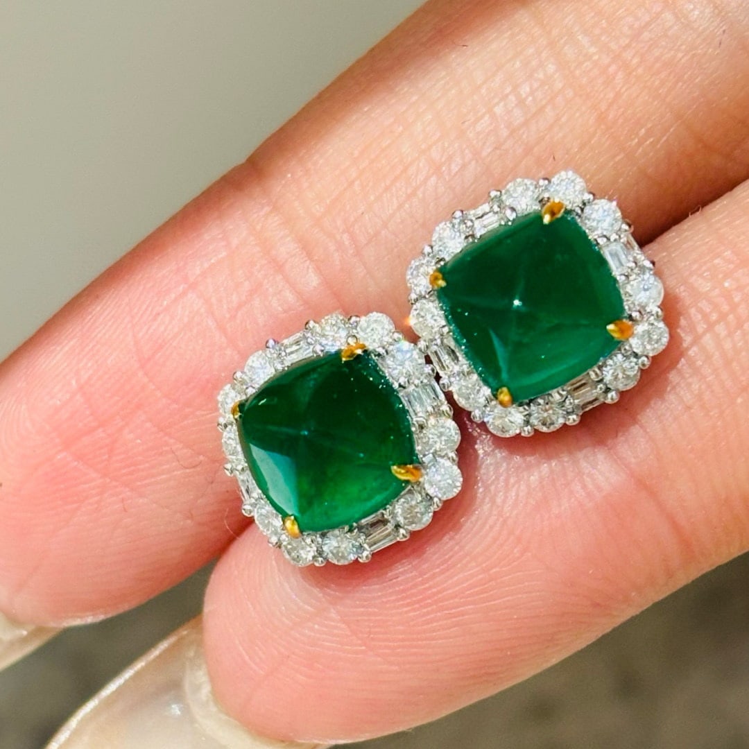 14k Gold 3.47 Ct Vivid Green Natural Emerald & Diamond Earrings: Ref:230981052 / / gold content:14k gold / / main gemstone:emerald / / shape:suger-loaf / / carat weight:3. 47ct / / color:vivid green / / treatment:natural / / / / adjacent gemstone 2 : diamond / / sh