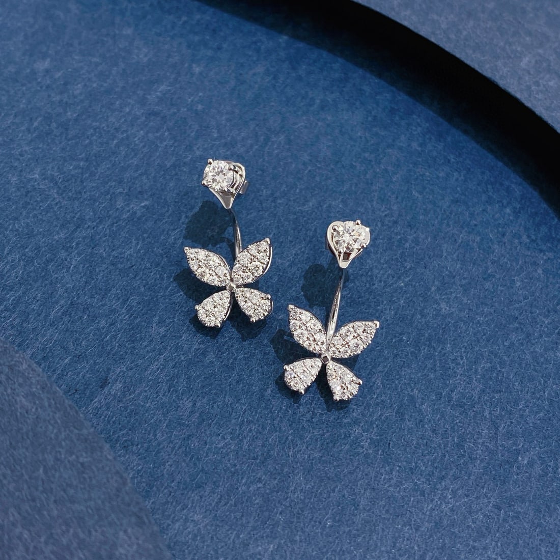 14k Gold 0.80 Ctw Natural H Diamond Earrings: Ref:230981055 / / gold content:14k gold / / main gemstone:diamond / / shape:round / / carat weight:0. 35ct / / clarity grade:vs-si / / color:h / / treatment:natural / / cut grade:g / / / / adjacent