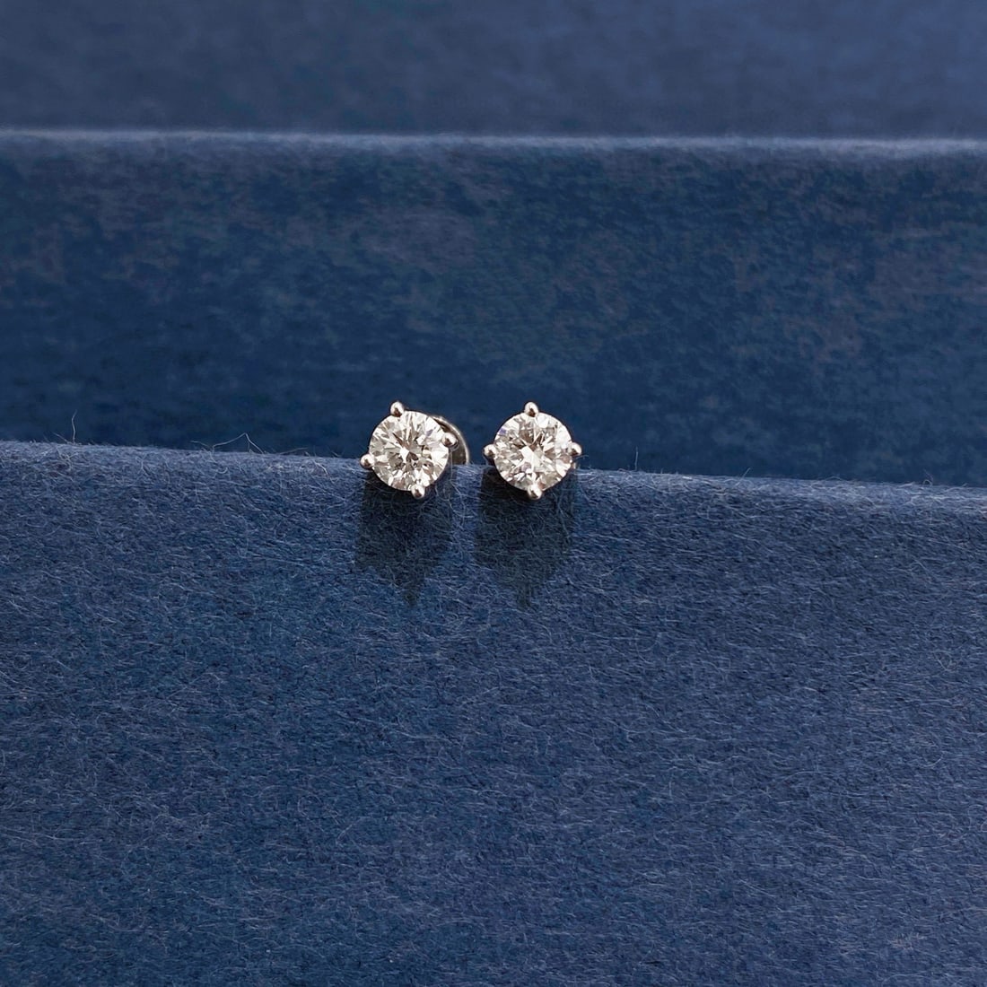 14k Gold 0.80 Ctw Natural H Diamond Earrings - 2