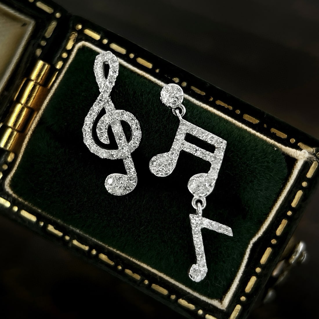 14k Gold 0.36 Ct Natural H Diamond Earrings: Ref:230981057 / / gold content:14k gold / / main gemstone:diamond / / shape:round / / carat weight:0. 36ct / / clarity grade:vs-si / / color:h / / treatment:natural / / cut grade:g / / Condition: New