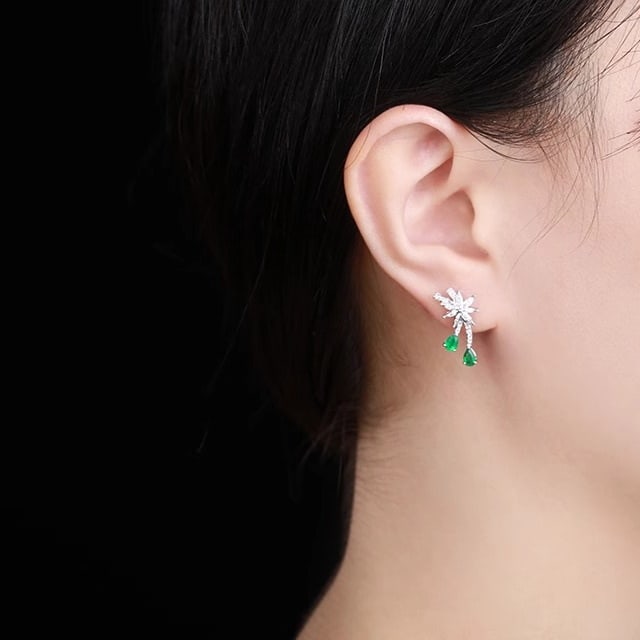 14k Gold 0.94 Ctw Vivid Green Natural Emerald & Diamond Earrings - 5