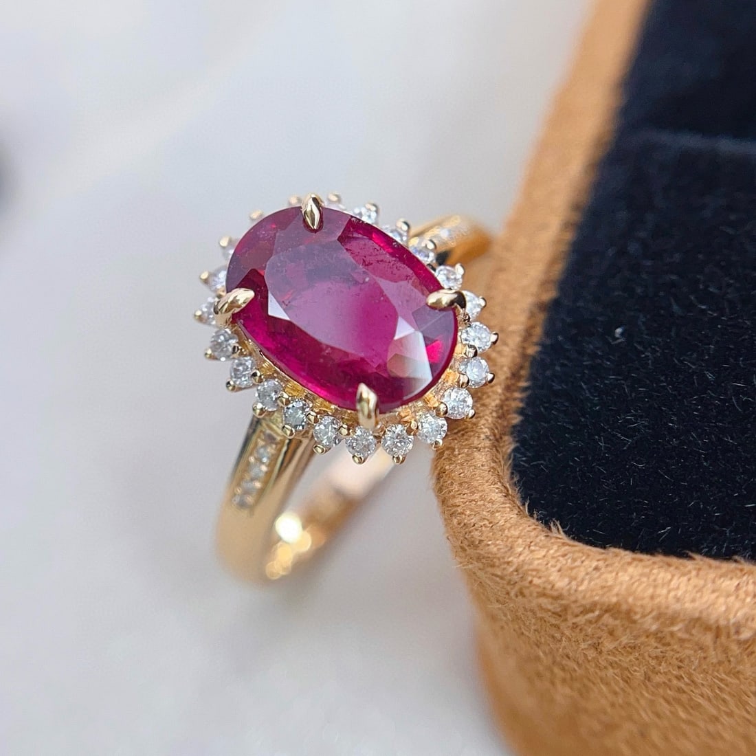 14k Gold 2.10 Ct Natural Tourmaline & Diamond Ring: Ref:230981065 / / gold content:14k gold / / ring size:7. 25us / / / / main gemstone:tourmaline / / shape:oval / / carat weight:2. 10ct / / color:red / / treatment:natural / / / / adjacent gemstone 2