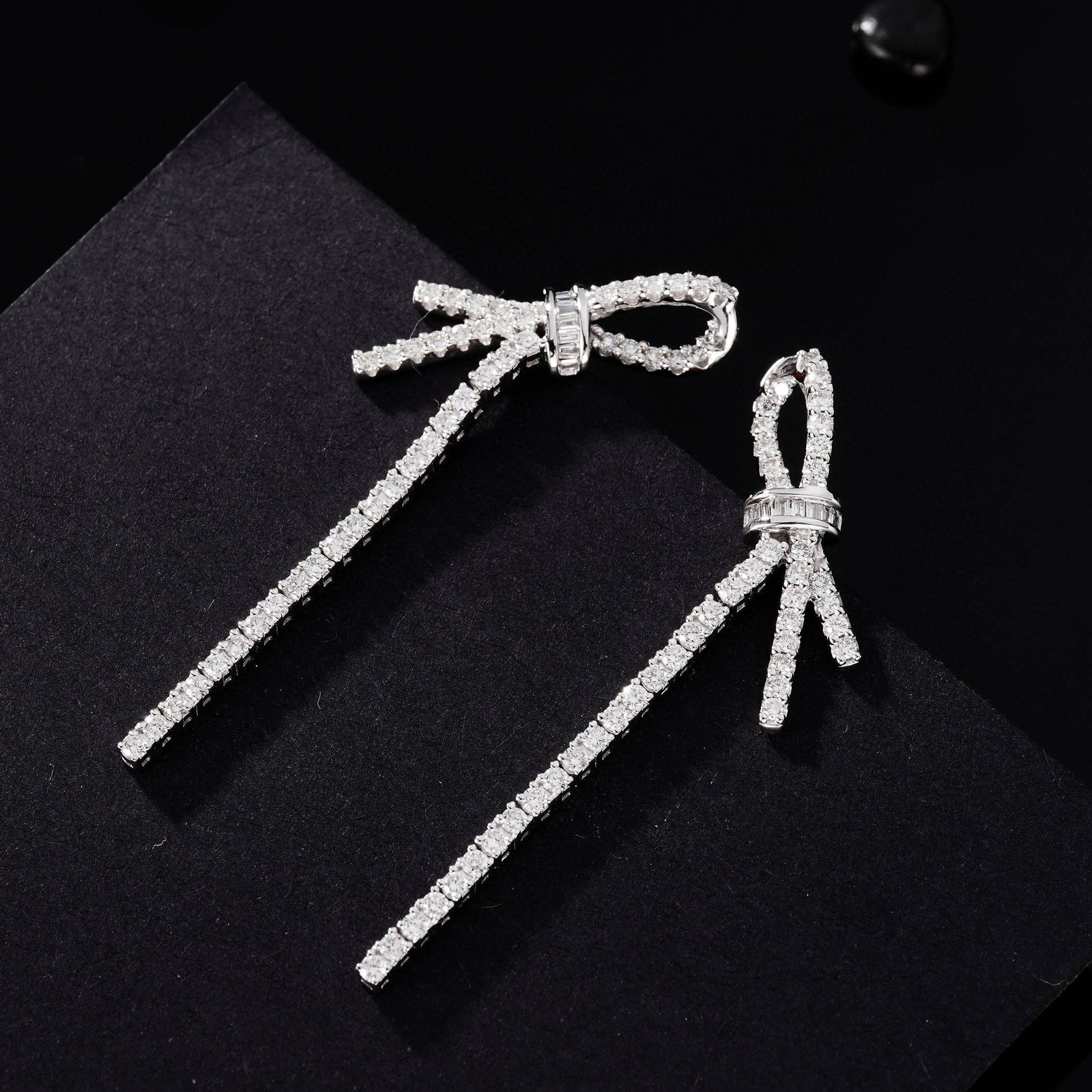 14k Gold 0.95 Ctw Natural H Diamond Earrings - 3