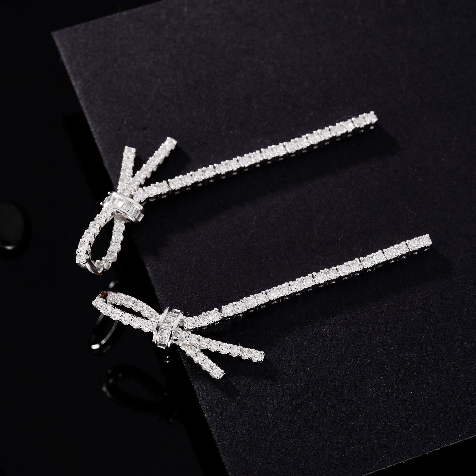 14k Gold 0.95 Ctw Natural H Diamond Earrings - 4
