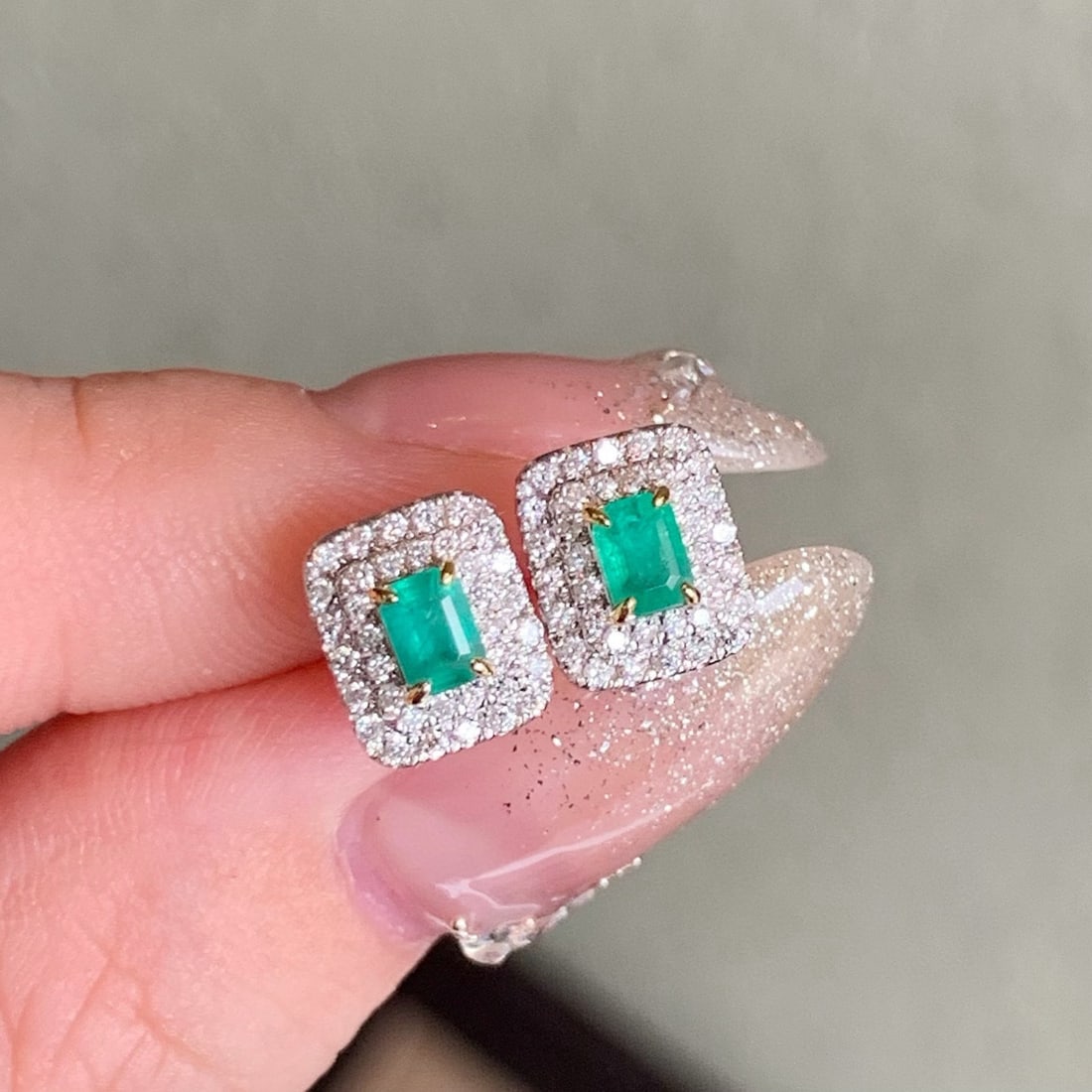 14k Gold 0.68 Ctw Natural Emerald & Diamond Earrings - 2