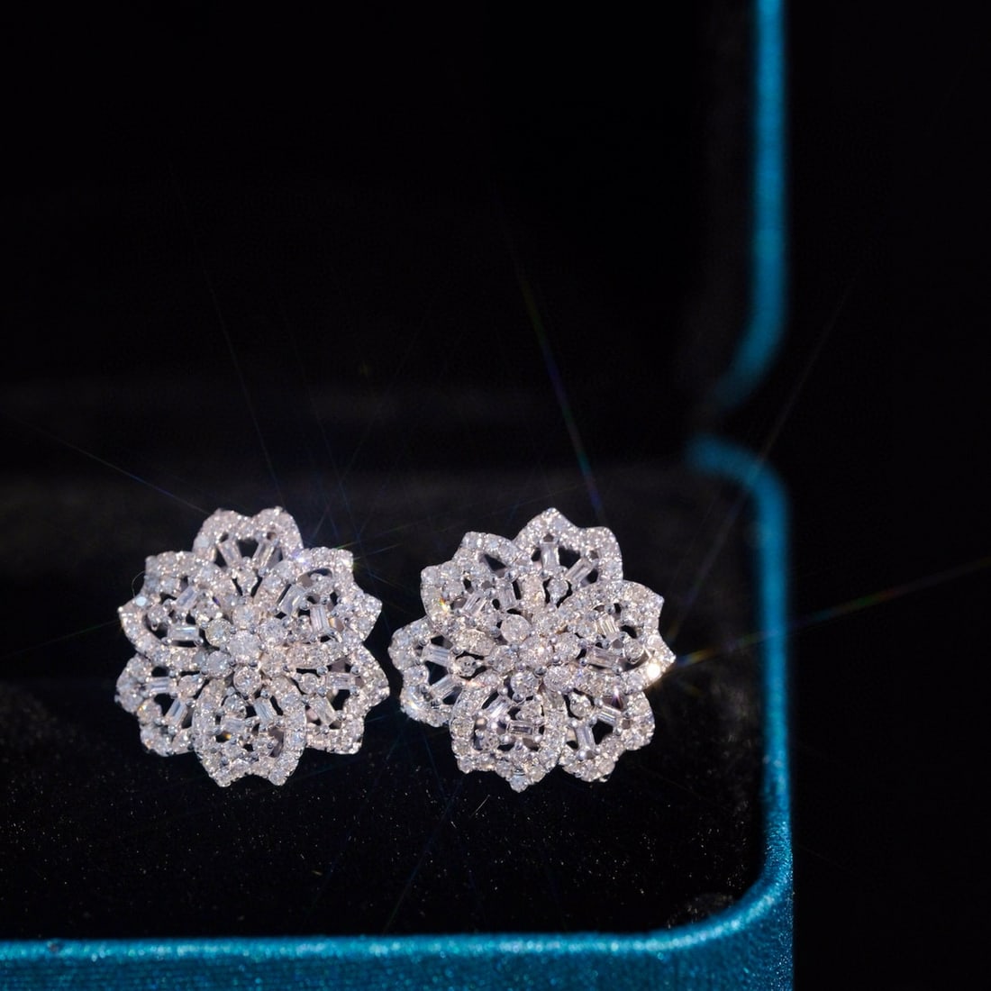 14k Gold 0.9 Ct Natural H Diamond Earrings - 3